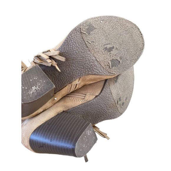 Charming Charlie open toe tan khaki colored suede tassel ankle booties size 7.5/ - Picture 5 of 6